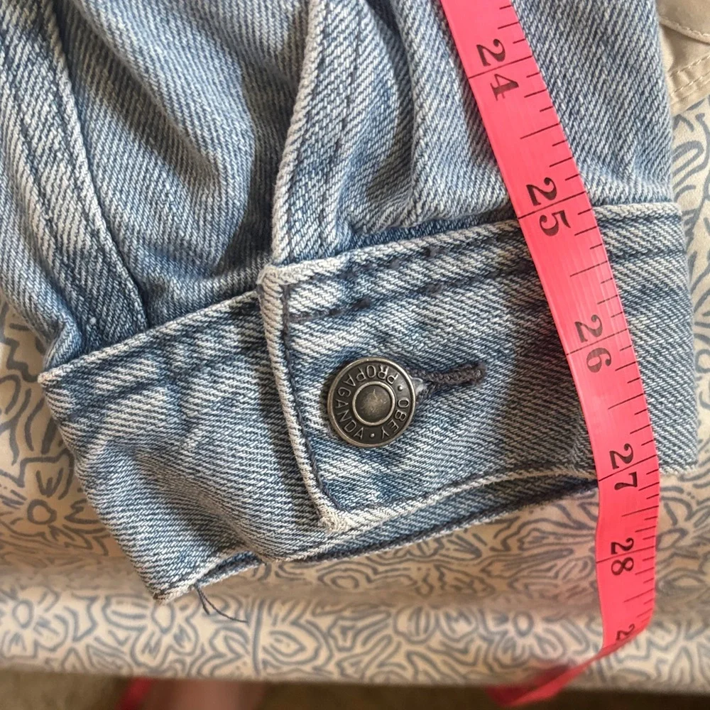 Obey Worldwide Jean Jacket Light Blue Denim Fist Earth Shatter Graphic Black XL - Picture 14 of 16